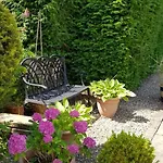 Semesterbostad Chaloners, Free Parking, Large Garden, Close To Races & Centre